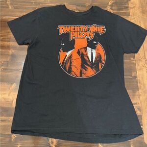Twenty One Pilots Emotional Roadshow Black Graphic T-Shirt Size‎ L/XL